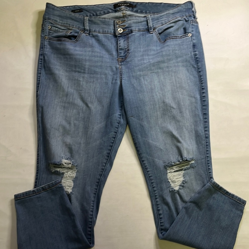 Torrid Jeans Women’s Size 22R Distressed Blue Denim Skinny Leg Jeans